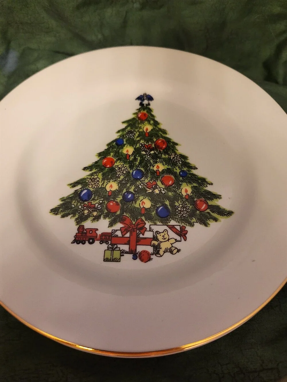 Seagull Fine China Set Of 4 Festive Christmas Tree Dessert Plates